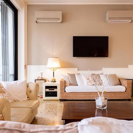 De La Ville Hotel Κατόλικα Εξωτερικό φωτογραφία